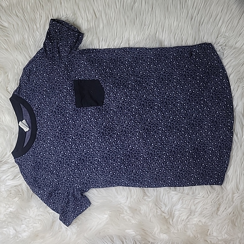 PINK Victoria's Secret XS Purple leopard pocket Tee